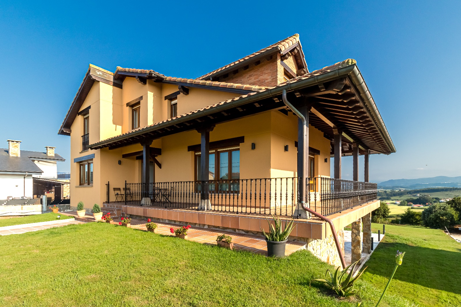 Casa Lateral